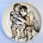 Close Friends I. Round plate •<br /><i>Amigos Íntimos. Plato redondo </i>